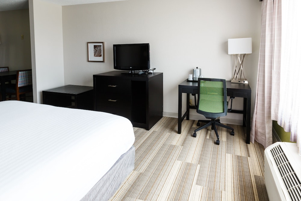 Holiday Inn Express & Suites Shelbyville an IHG Hotel - photo 4