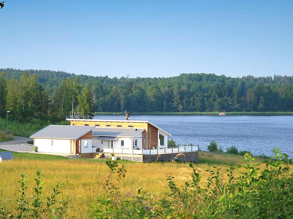 6 person holiday home in STJÄRNHOV By Traum — 4-Star Luxury Hotel in Gnesta, Sweden