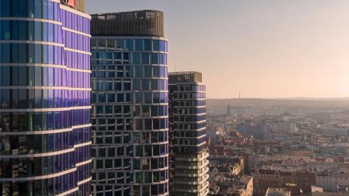 URBAN APARTMENTS Global Premium 14th Floor No 14 Free Garage Self Check in No Deposit — 4-Star Luxury Hotel in Katowice, Poland