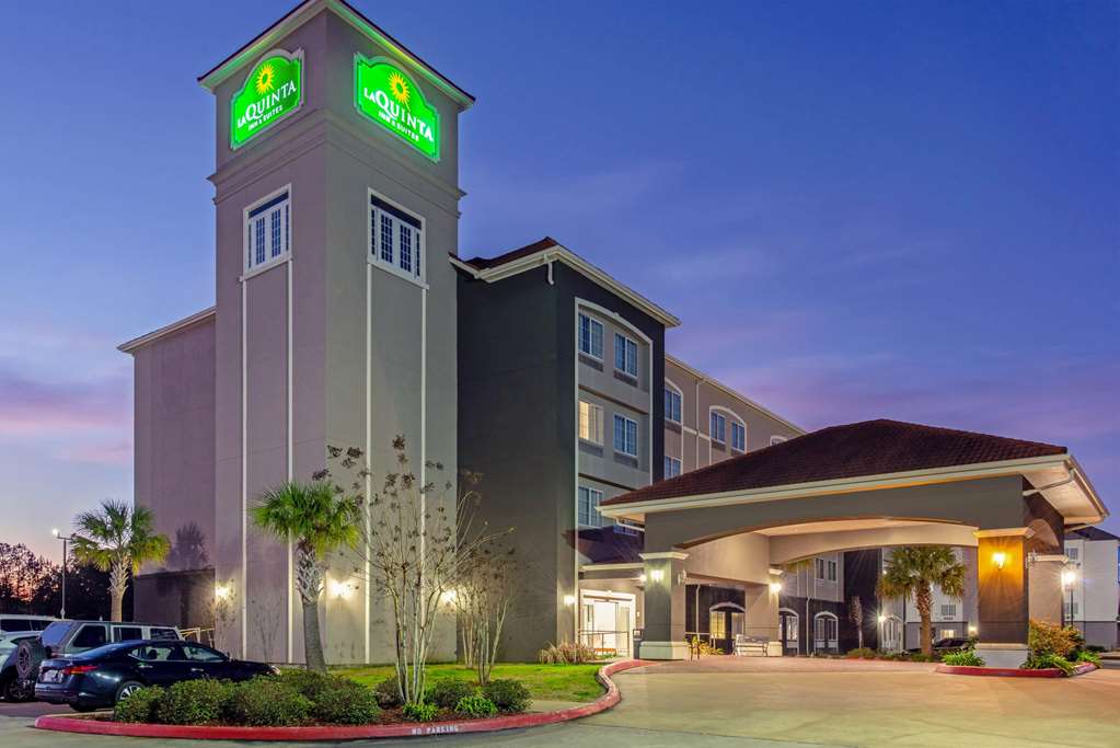 La Quinta Inn & Suites by Wyndham Leesville Ft. Polk - photo 2