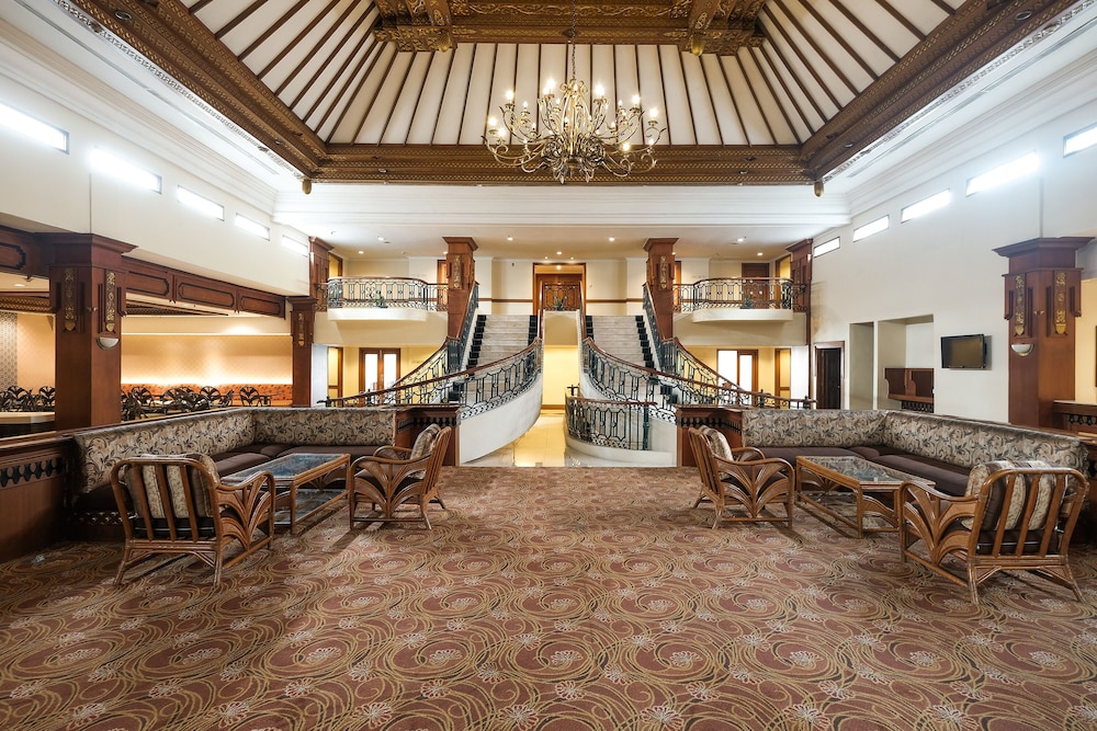 Loman Park Hotel Yogyakarta — 4-Star Luxury Hotel in Yogyakarta, Indonesia