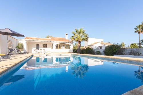 Villa Gondola Costa Carpediem — 4-Star Luxury Hotel in Benissa, Spain