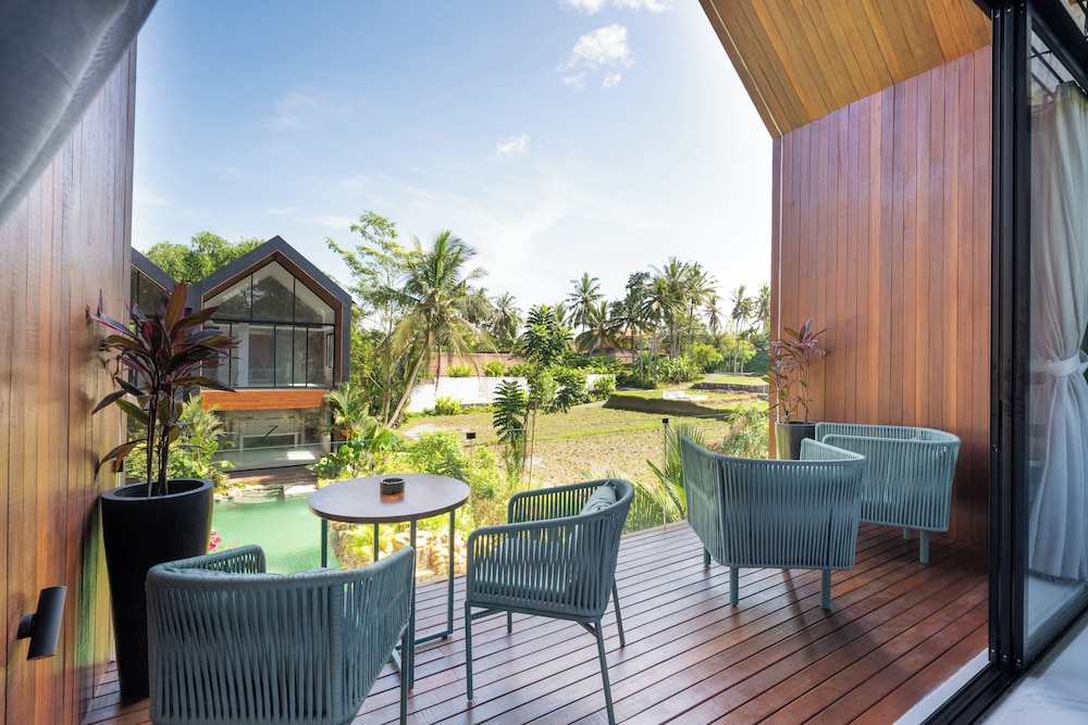 Sunset Lagoon Rice Field Villa — 4-Star Luxury Hotel in Ubud, Indonesia