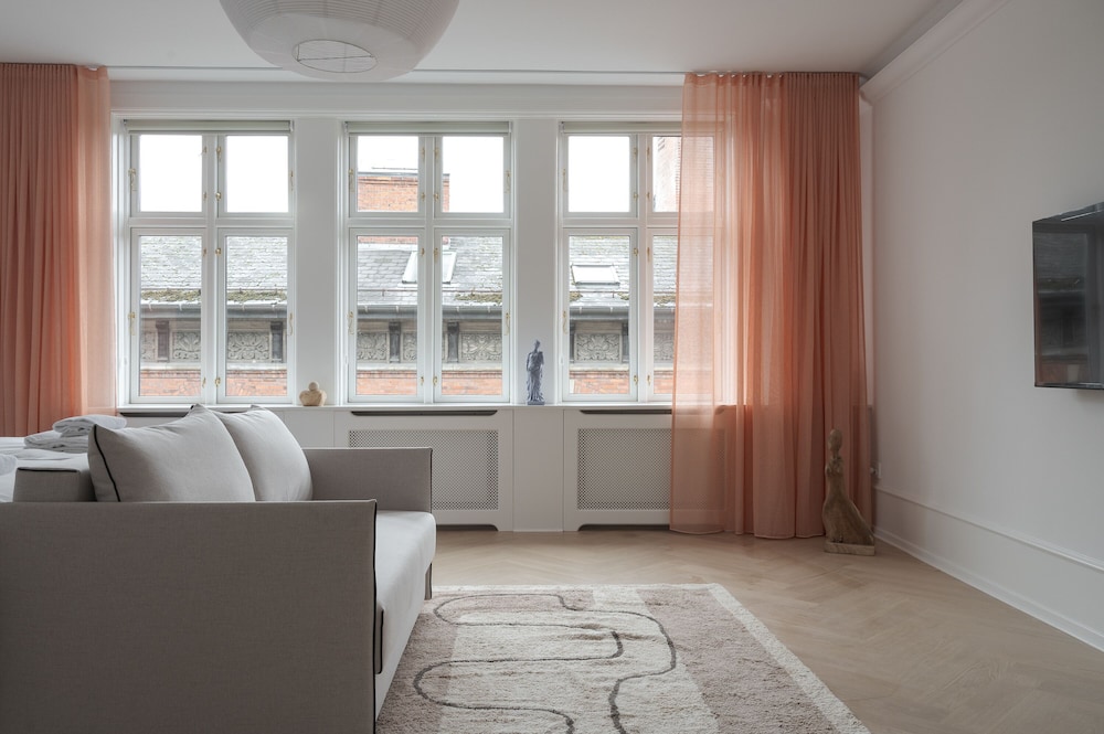 Luxurious apartment by Rådhuspladsen — 4-Star Luxury Hotel in Copenhagen, Denmark