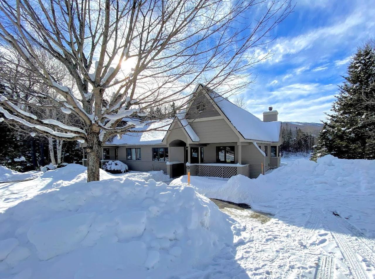F7 Comfortable golf course townhouse within walking distance of Mount Washington Hotel - featured photo