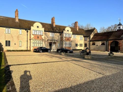 3 Bed Apartment Sleeps 6 Country House in Warwick — 4-Star Luxury Hotel in Warwick, United Kingdom