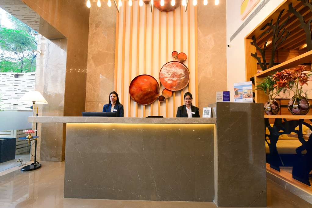 Guest Lobby & Reception