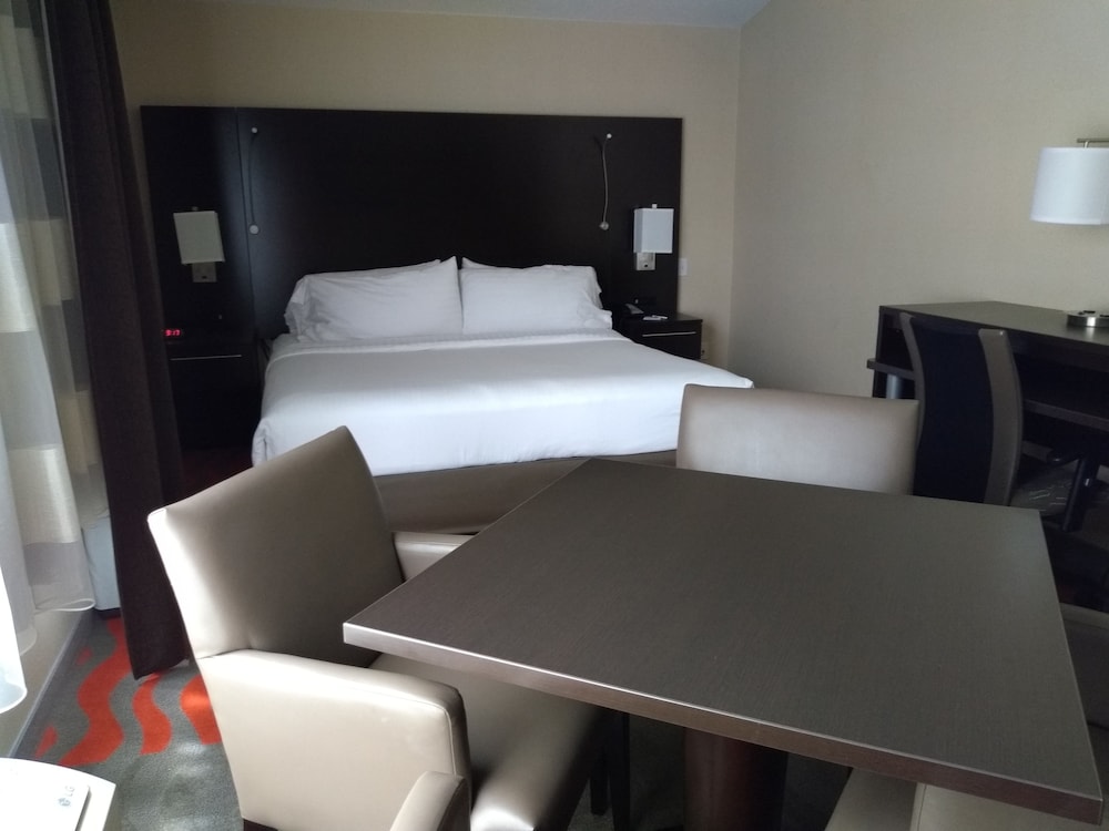 Holiday Inn Express Hotel & Suites Waterford by IHG - photo 46