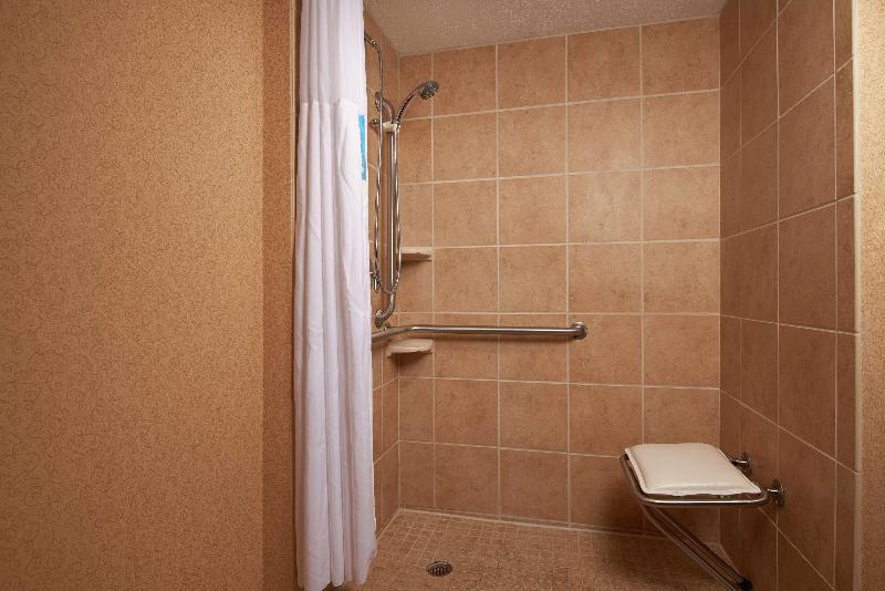 Hampton Inn by Hilton Youngstown West I 80 - photo 98