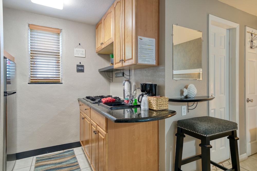 Camelot Beach Suites - photo 12