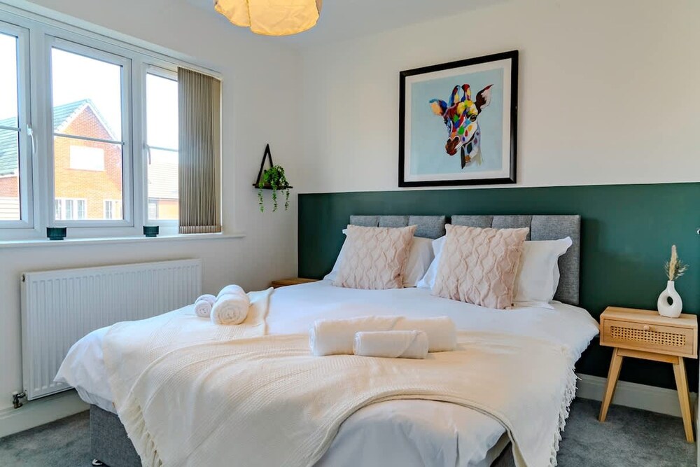 Host Stay Hewitt Close — Peterborough