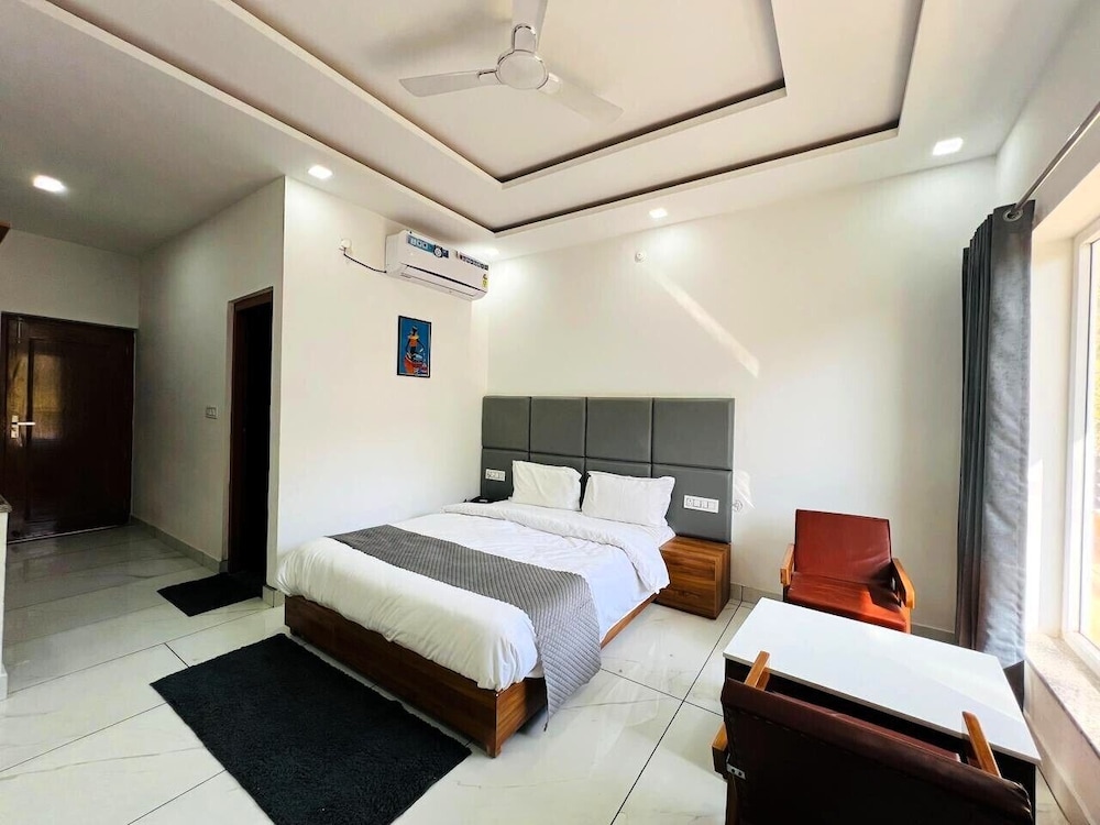 The Shalam Resort - carbon neutral hotel in Lansdowne