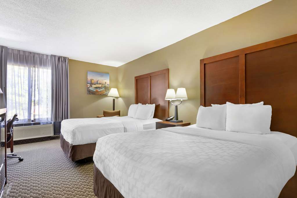 Clarion Pointe Durham Research Triangle Park - photo 13