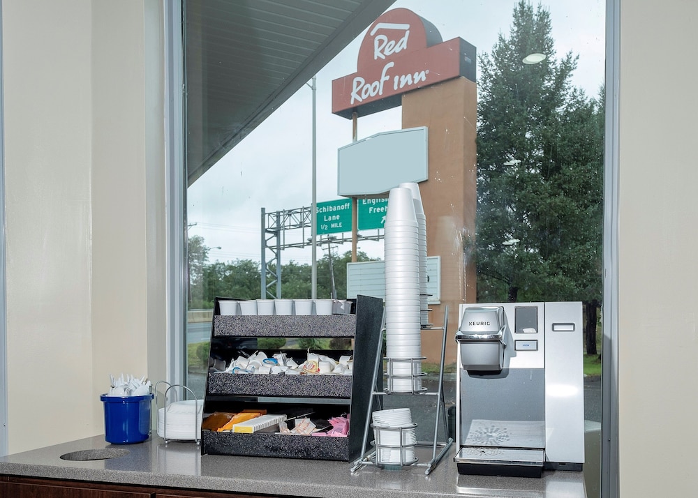 Red Roof Inn Freehold - photo 2