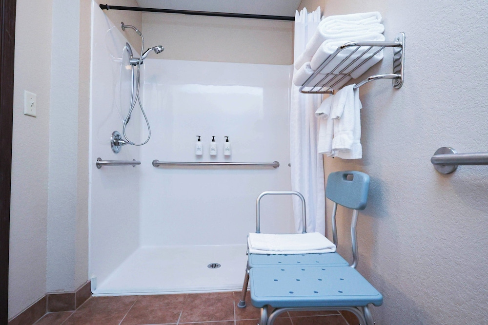 Cobblestone Inn & Suites Maryville - photo 61
