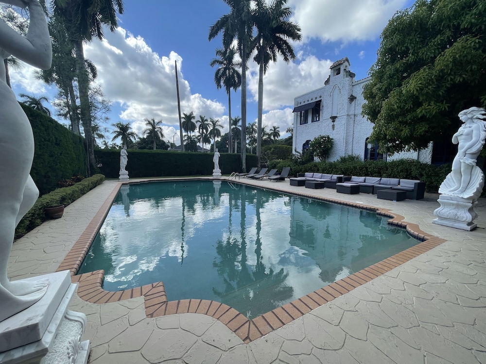 Young Mansion - photo 53