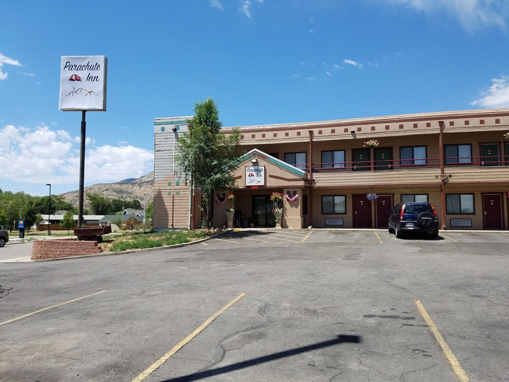 Parachute Inn — hotel in Parachute
