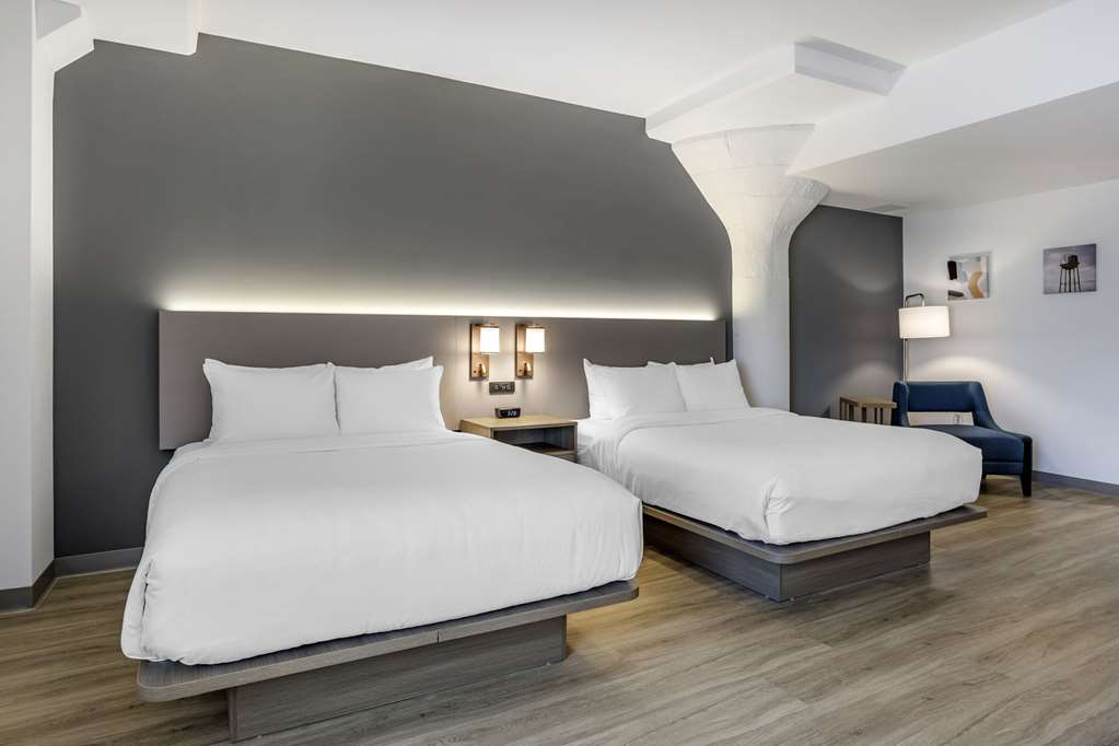 Comfort Inn & Suites Newark Liberty International Airport - photo 39