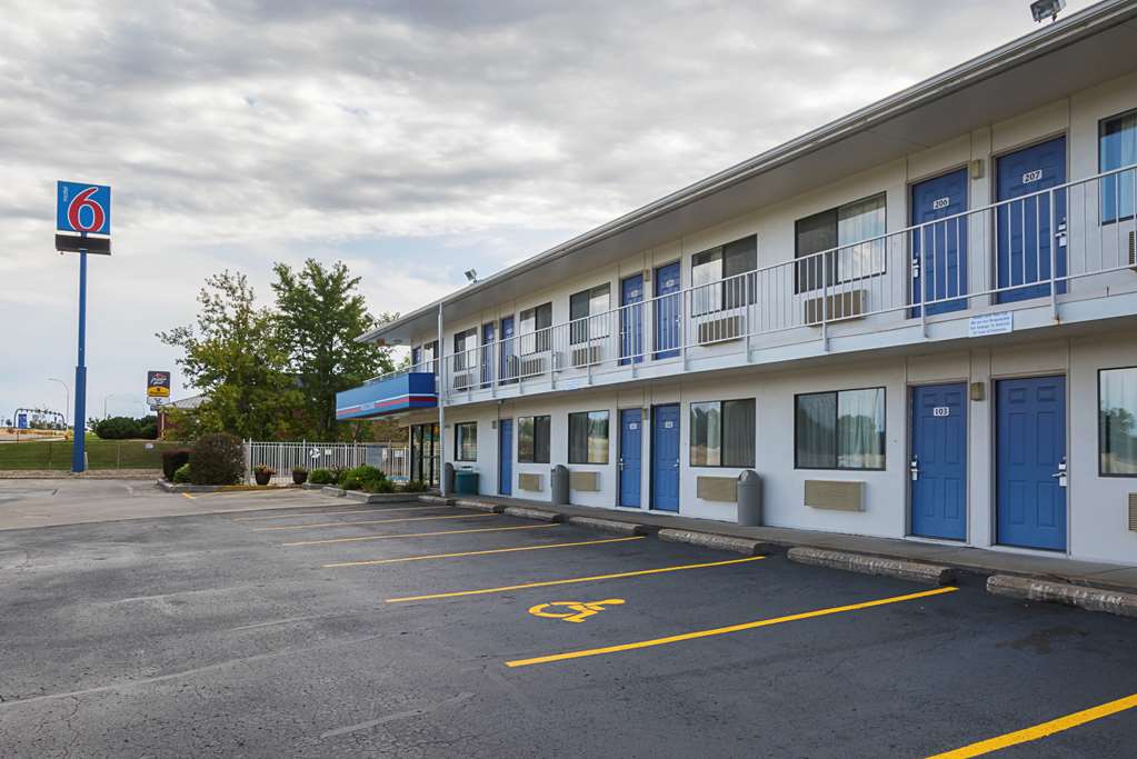 Motel 6 Rochester MN - featured photo