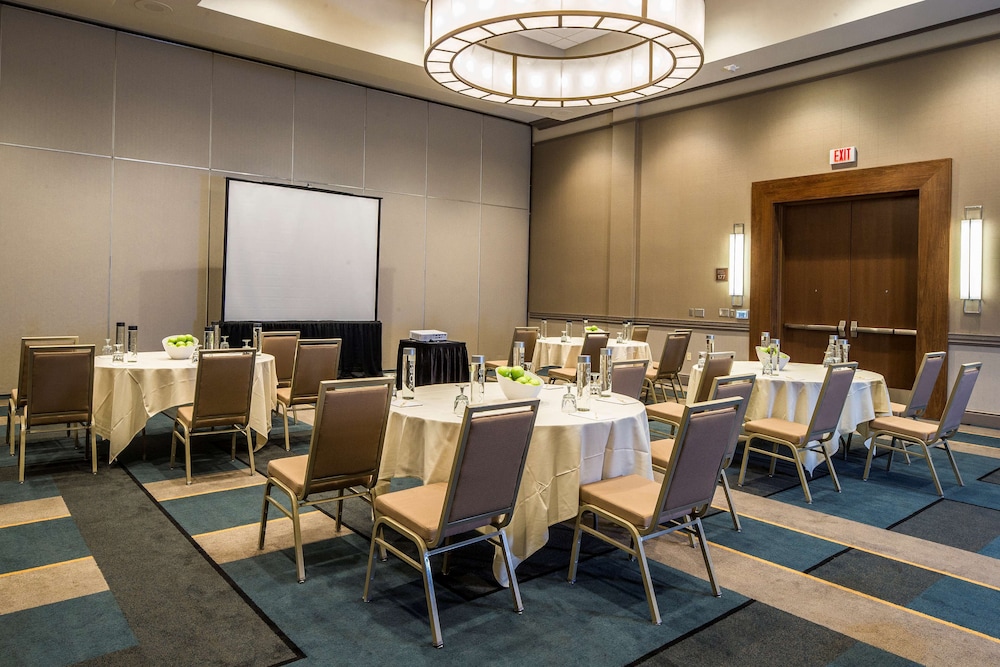 DoubleTree by Hilton Pittsburgh Cranberry - photo 115