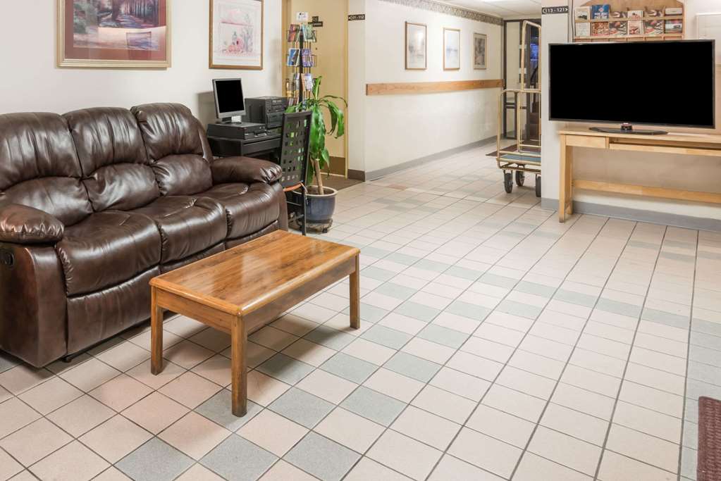 Super 8 by Wyndham Laramie - photo 2