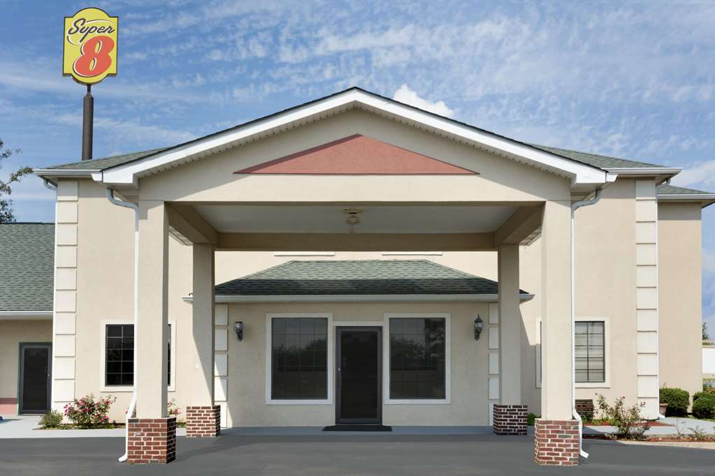 Super 8 by Wyndham Chatsworth Dalton - photo 2