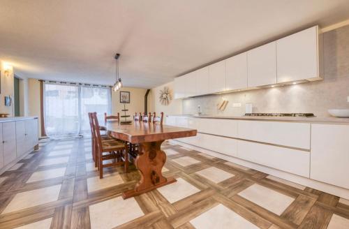 Appartamento Aurora — 4-Star Luxury Hotel in Orosei, Italy