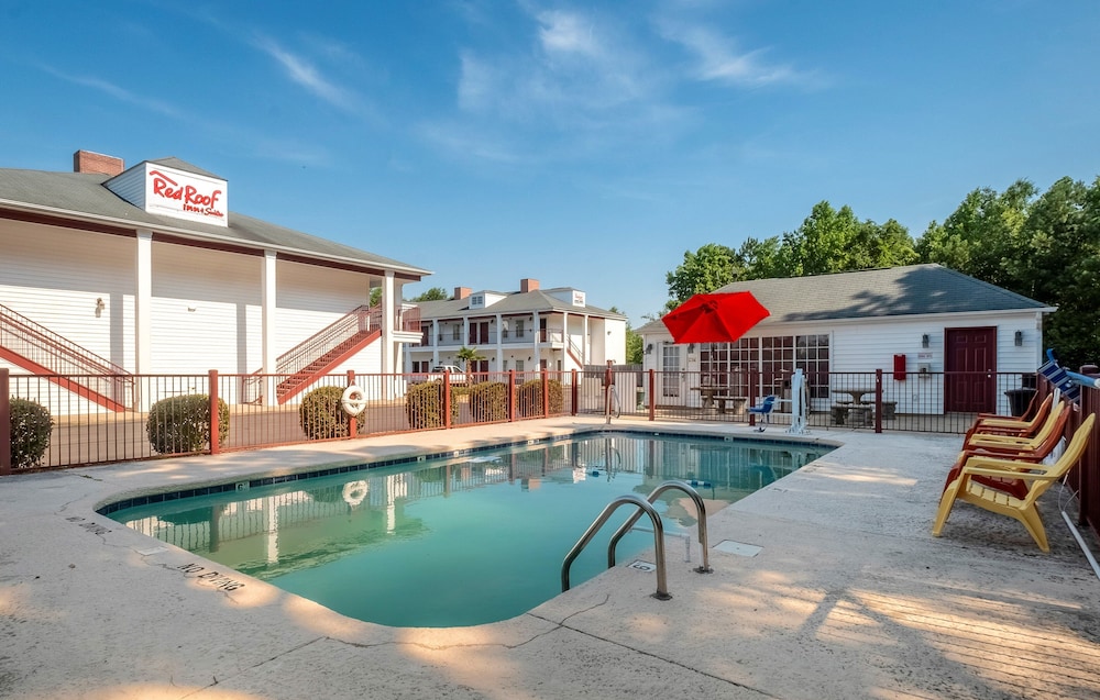 Red Roof Inn & Suites Wilson - photo 40