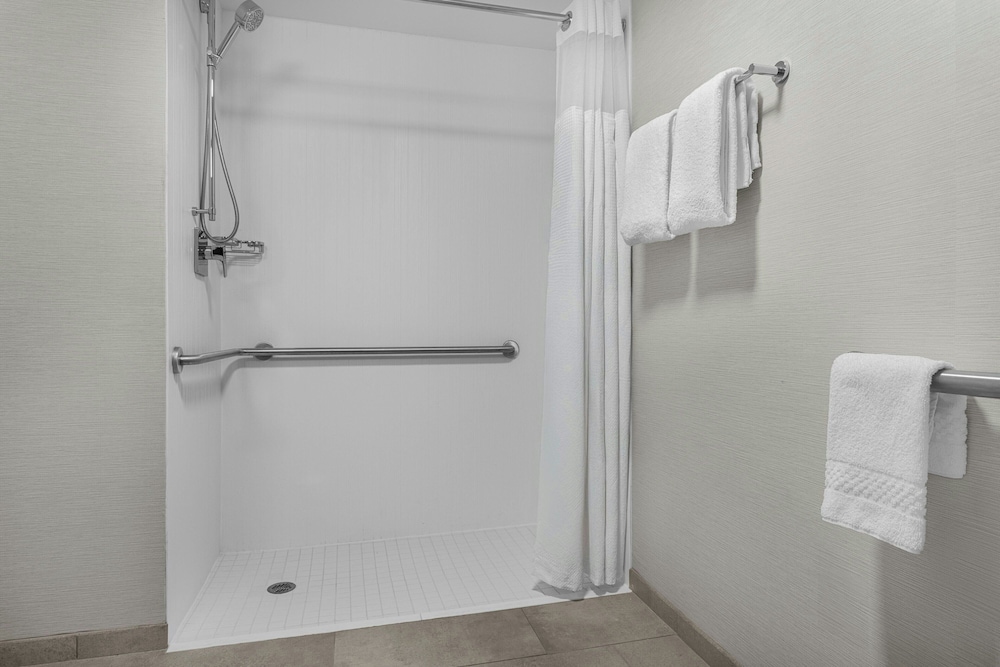 Courtyard by Marriott Louisville Airport - photo 15