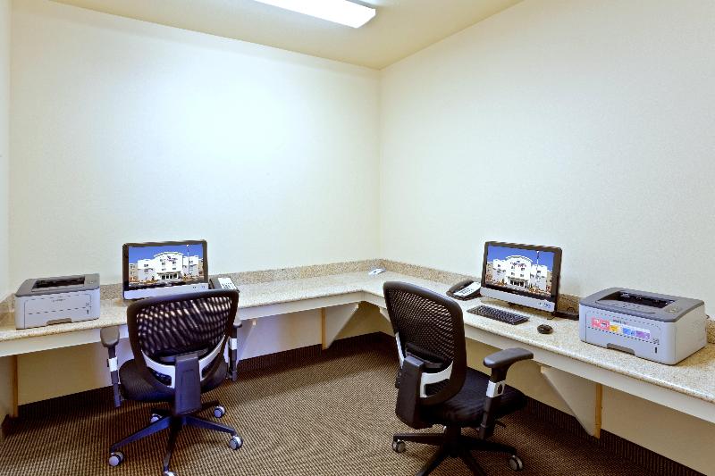 Candlewood Suites Lakewood - photo 7