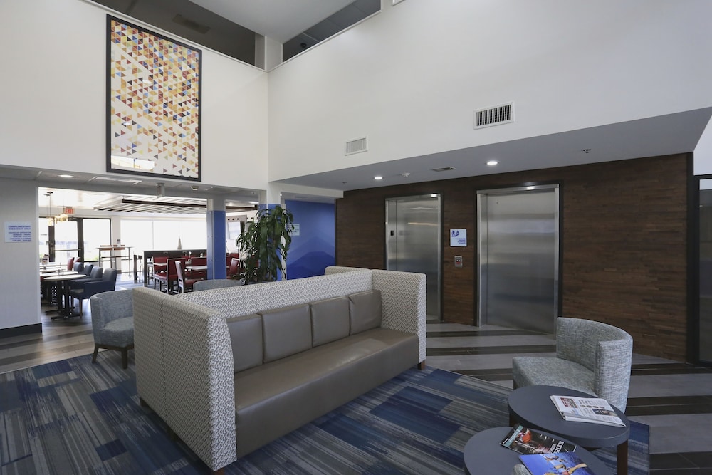 Holiday Inn Express Hotel & Suites Blythewood by IHG - photo 38