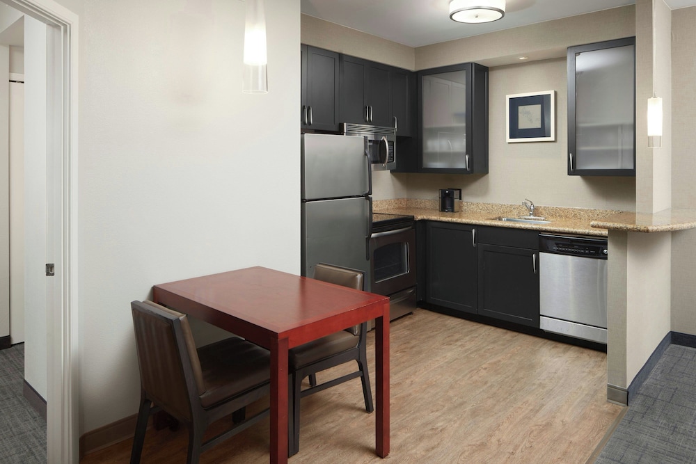 Residence Inn by Marriott Arlington Courthouse - photo 12
