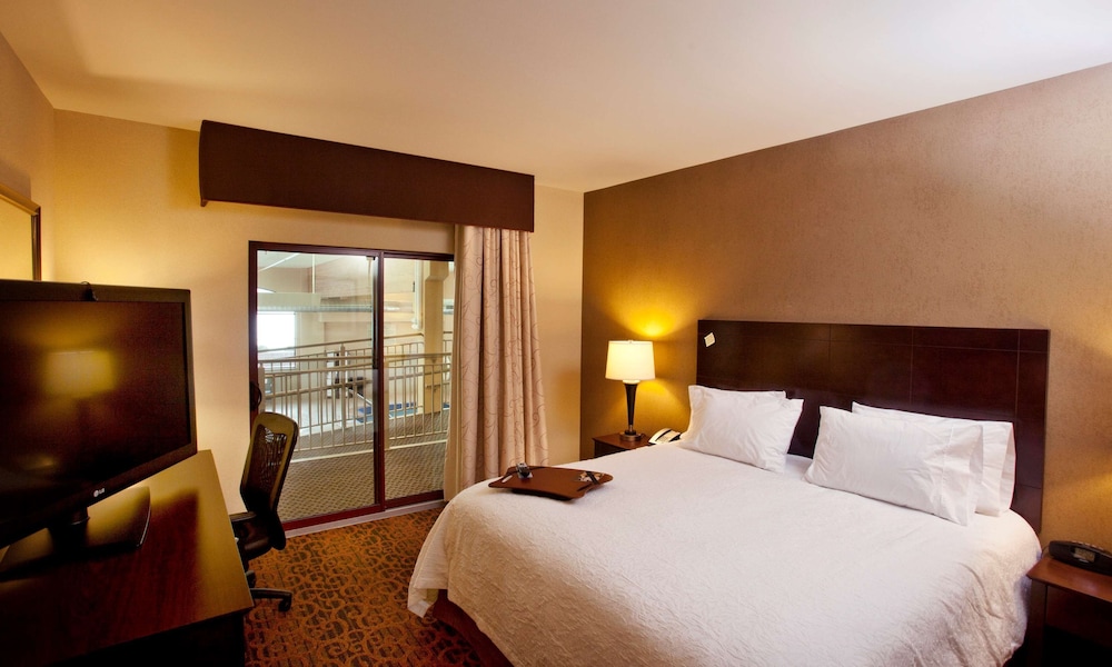 Hampton Inn Marquette Waterfront - photo 19