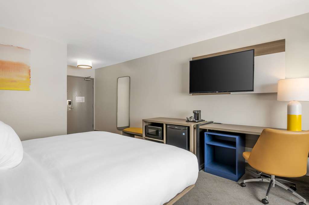 Comfort Inn Kendallville IN - photo 11