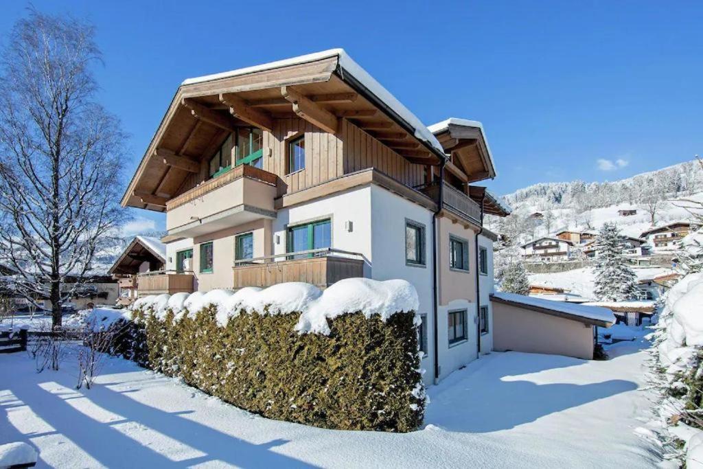 Ferienwohnung Victoria — 4-Star Luxury Hotel in Brixen Im Thale, Austria