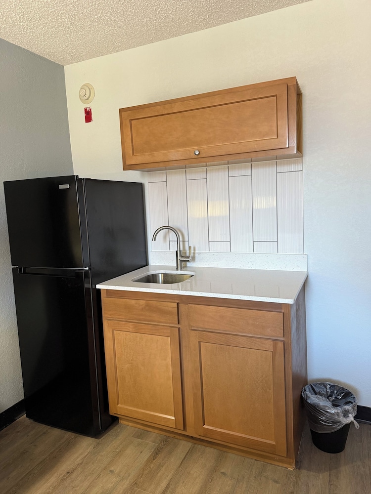 Suburban Studios Fairborn Dayton - photo 23