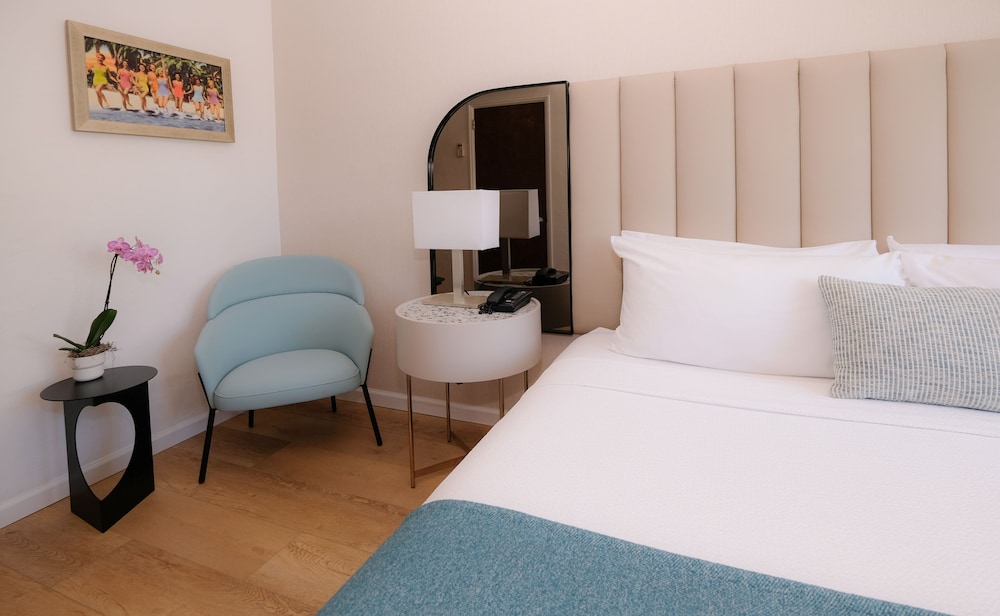 Avalon Hotel - photo 7