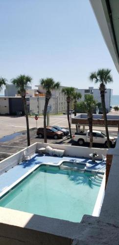 Palms by the Beach Motel - photo 4