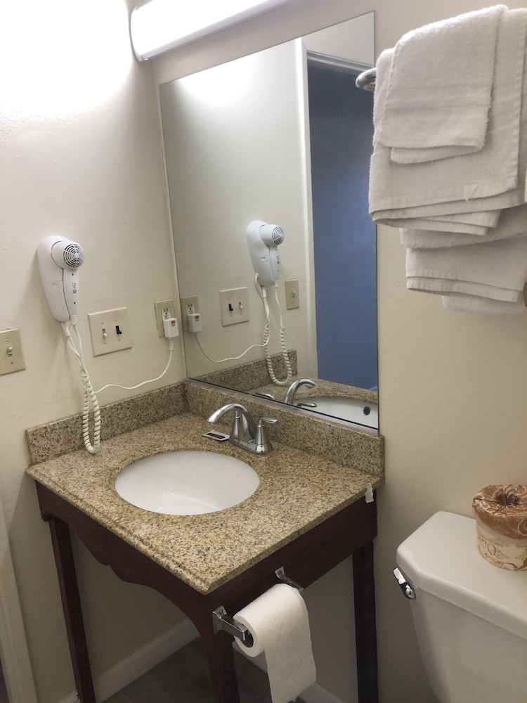 Anaheim National Inn - photo 64
