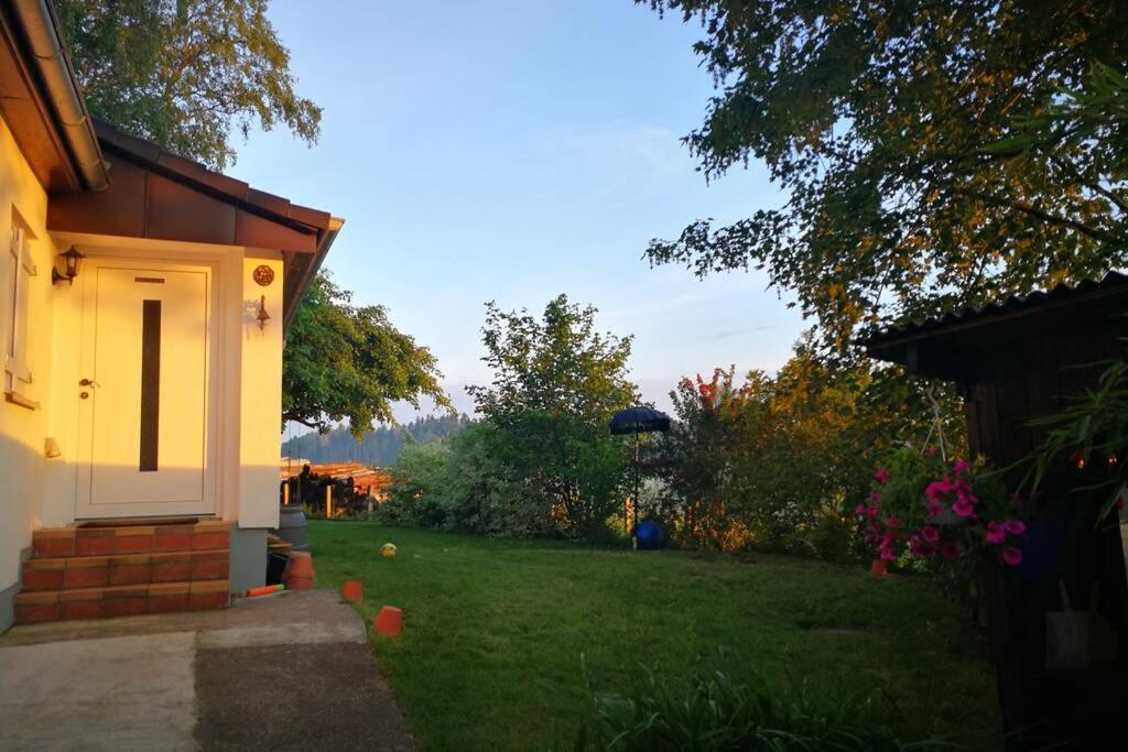 Charmantes Ferienhäuschen zwischen München und Augsburg — hotel in Ried