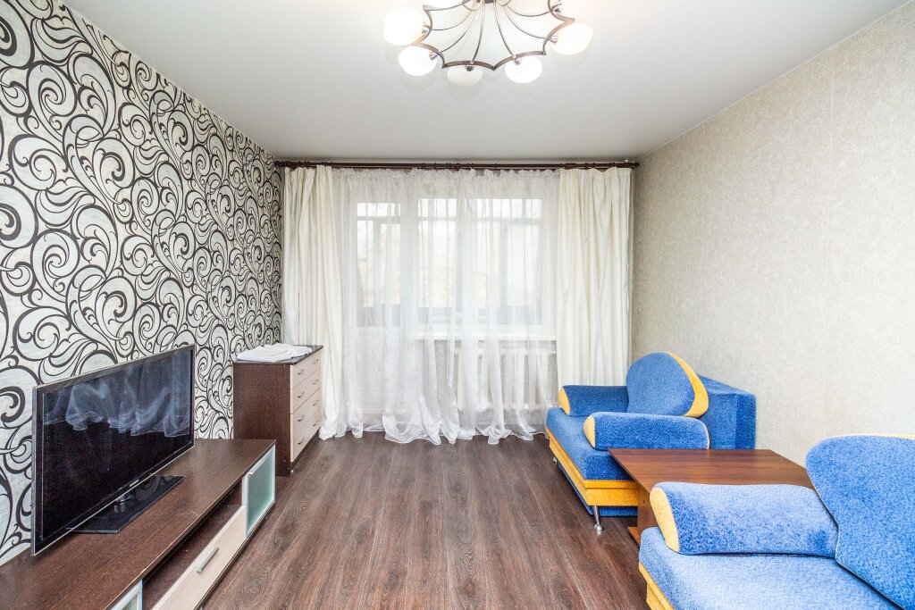 Odnokomnatnaya Na Chetverykh Rayon Zhd Apart Hotel in Surgut, Russia