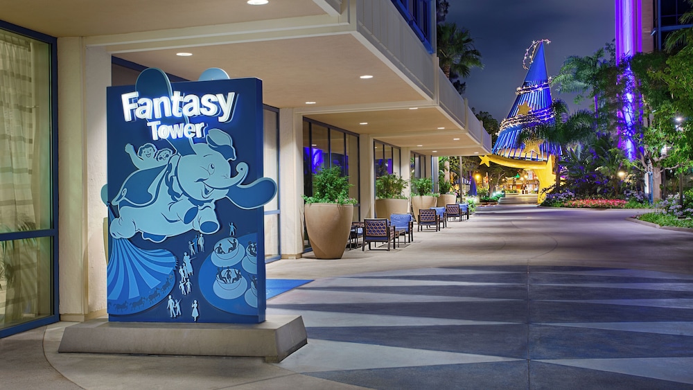 Disneyland Hotel - photo 73