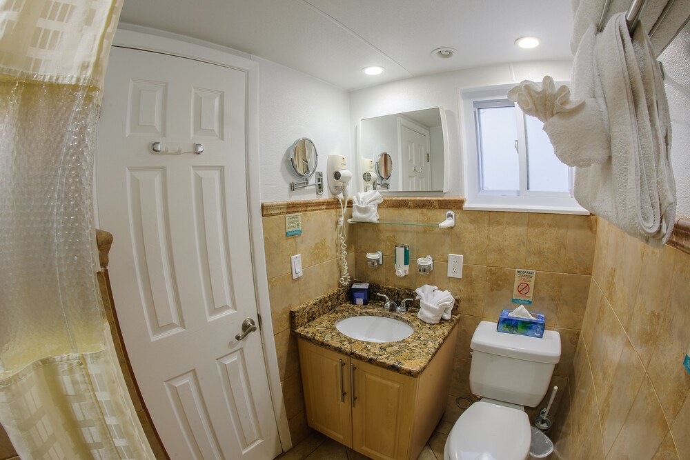 Bay Palms Waterfront Resort Hotel and Marina - photo 25