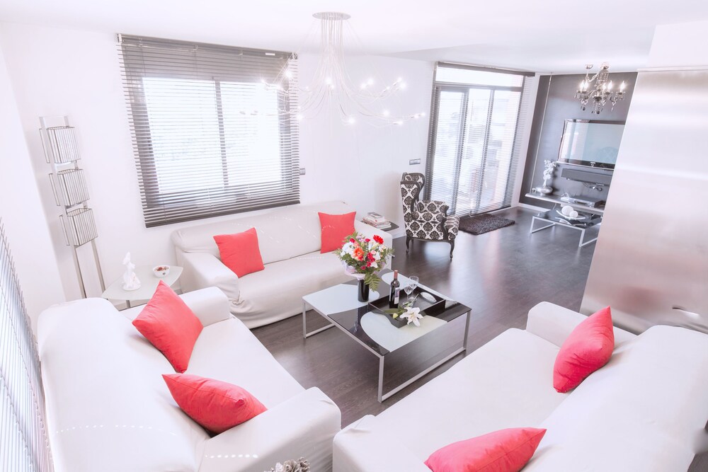 Fidalsa Penthouse Castle View — 4-Star Luxury Hotel in Alicante, Spain