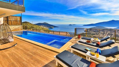 4 Bedroom Luxury Villa in Kiziltas Kalkan — 4-Star Luxury Hotel in Kalkan, Turkey