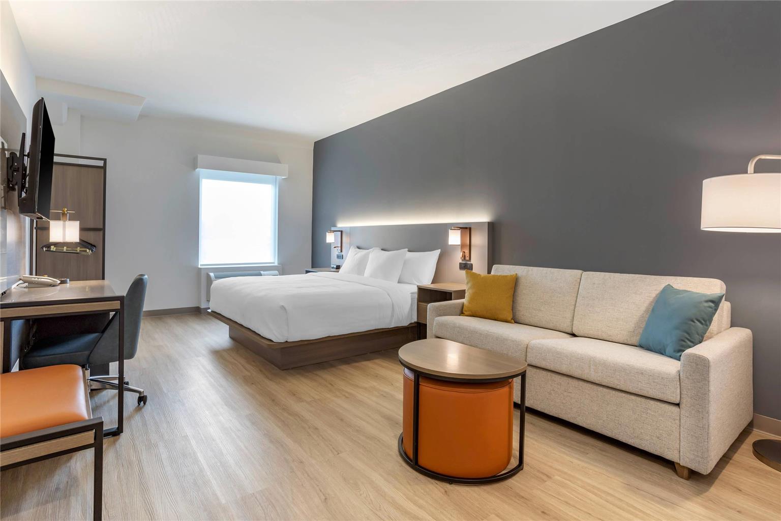 Comfort Inn & Suites Newark Liberty International Airport in Newark, United States