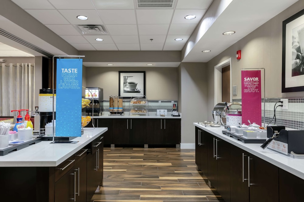 Hampton Inn Emerson LakePoint - photo 24