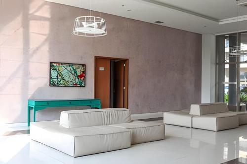FLAT VPM Cozinha Varanda Ar Cond Estacionamento Cama Queen Vista Incrível 400mb Wi fi TV Smart Serviços de Streaming Ducha Forte Próximo a Barra da Tijuca e Recreio 10min de carro da Praia — 4-Star Luxury Hotel in Rio De Janeiro, Brasil