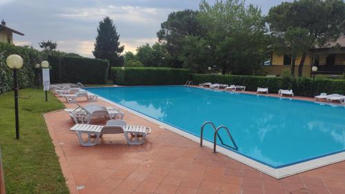 Appartamento vista lago con piscina in Sirmione, Italy
