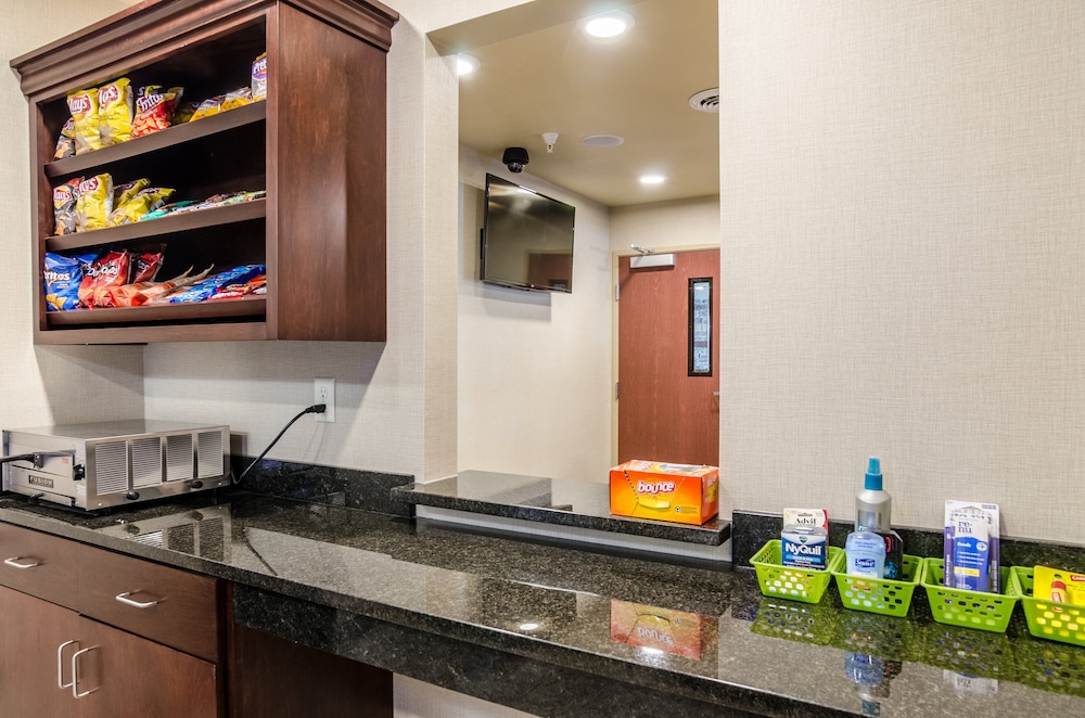 Cobblestone Inn & Suites Ord - photo 33